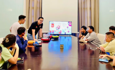  Tập huấn “Kỹ năng CPR và sử dụng AED” cho CB, NV Meliã Vinpearl Cam Ranh Beach Resort